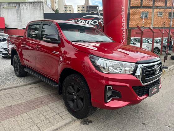 TOYOTA HILUX 2.8 SR 4X4 CD 16V DIESEL 4P AUTOMÁTICO